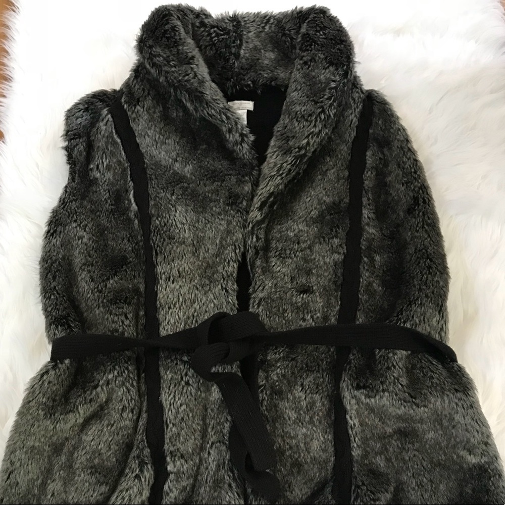 Jaclyn Smith faux fur vest